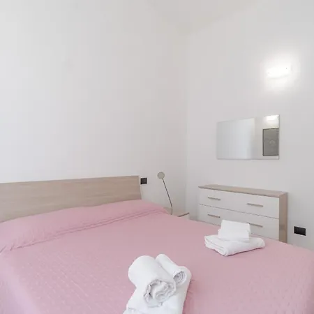 Albaro District Comfy Apartman