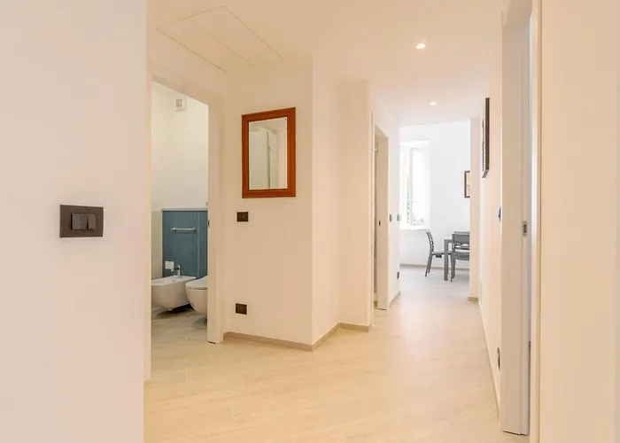 Guesthost - Albaro District Comfy Flat *