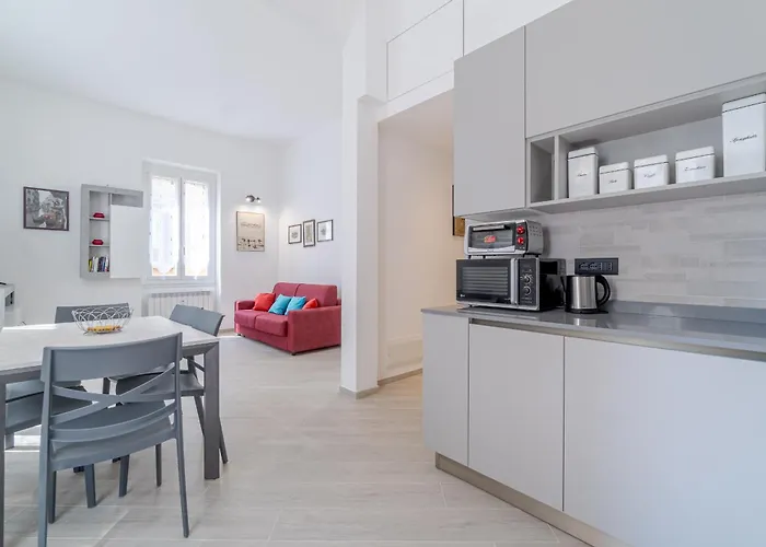 Guesthost - Albaro District Comfy Flat * Gênes