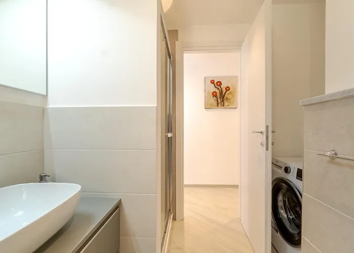 Guesthost - Albaro District Comfy Flat Lägenhet *